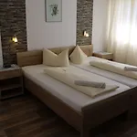 玫瑰酒店 3* Weißenhorn