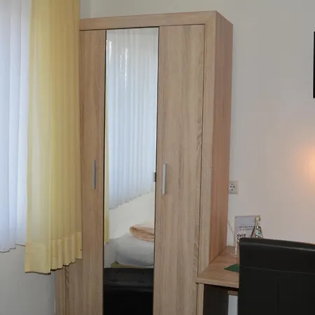 Hotel Hotel-gasthof Zur Rose 3*