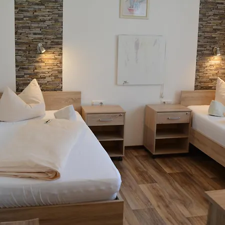 Hotel Hotel-gasthof Zur Rose Weissenhorn