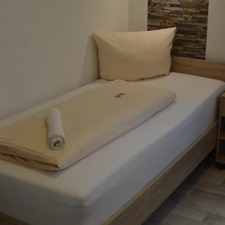 Hotel Hotel-gasthof Zur Rose Weissenhorn