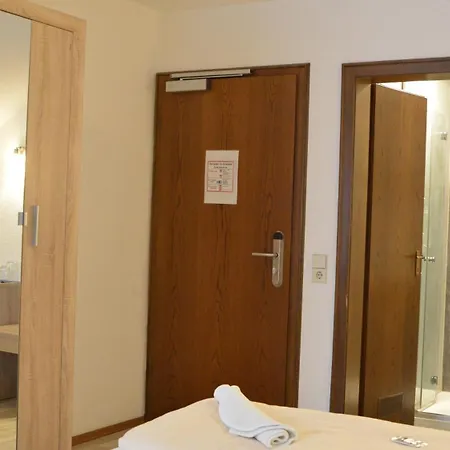 Hotel-gasthof Zur Rose 3* Weissenhorn