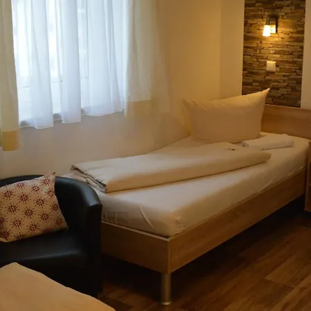 Hotel-gasthof Zur Rose 3* Weissenhorn