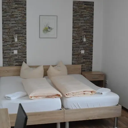 Hotel-gasthof Zur Rose Hotel Weissenhorn
