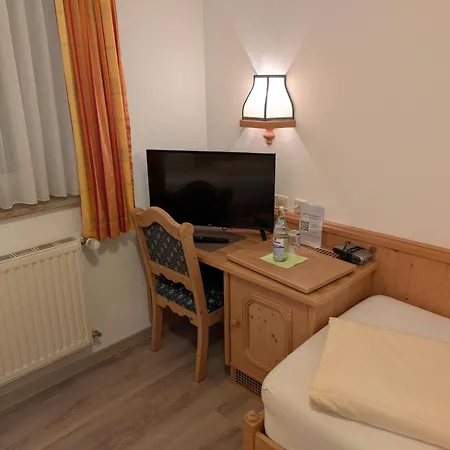 Hotel-gasthof Zur Rose Hotel Weissenhorn