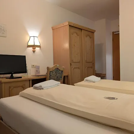 Hotel-gasthof Zur Rose Hotel Weißenhorn
