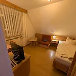 Hotel Hotel-gasthof Zur Rose Weißenhorn