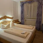 Hotel-gasthof Zur Rose Otel 3*