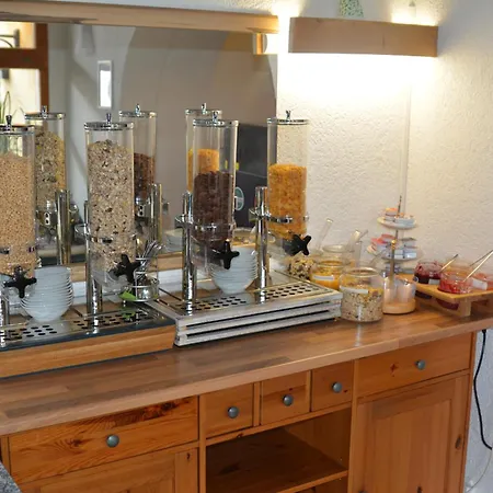 Hotel-gasthof Zur Rose فندق