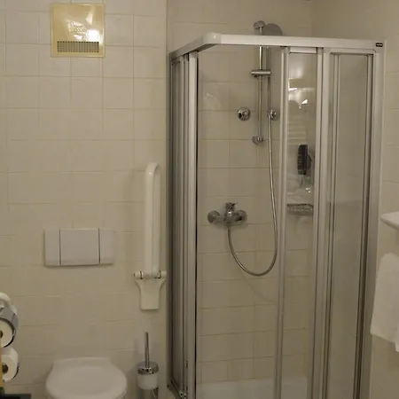 فندق Hotel-gasthof Zur Rose 3*