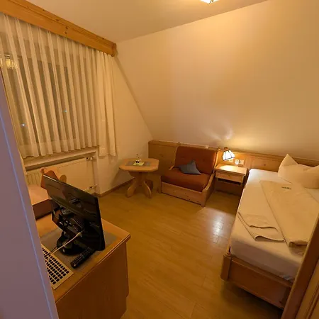 Hotel Hotel-gasthof Zur Rose Weißenhorn
