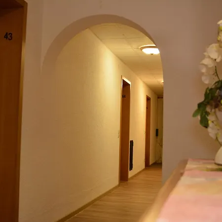 فندق Hotel-gasthof Zur Rose