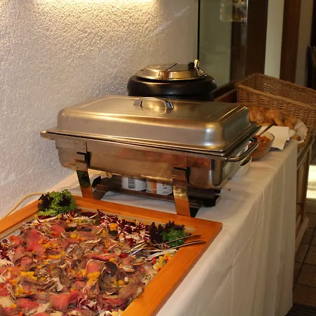 فندق Hotel-gasthof Zur Rose 3*