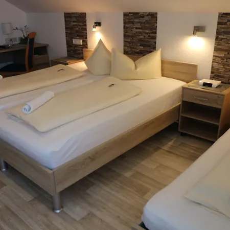 فندق Hotel-gasthof Zur Rose