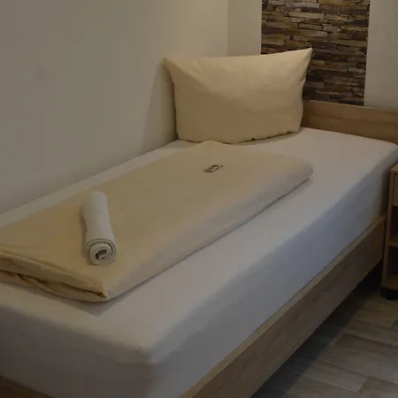 فندق Hotel-gasthof Zur Rose